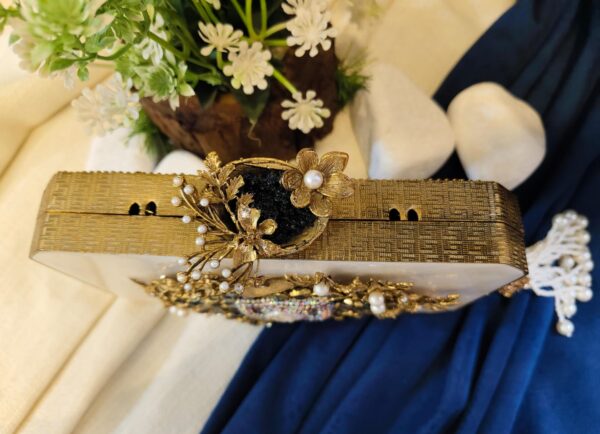 Resin 3D handmade clutch - Image 3