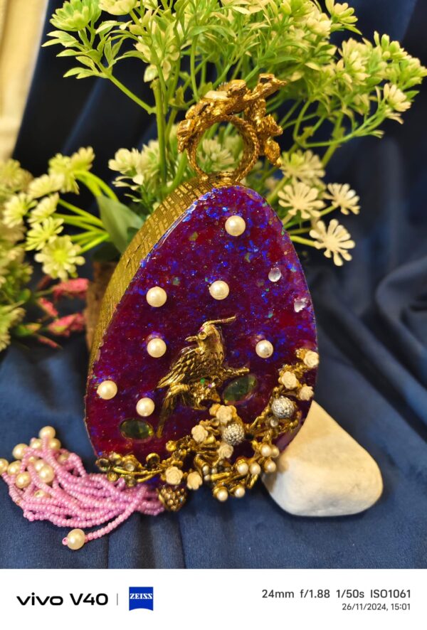 Resin hand made clutch