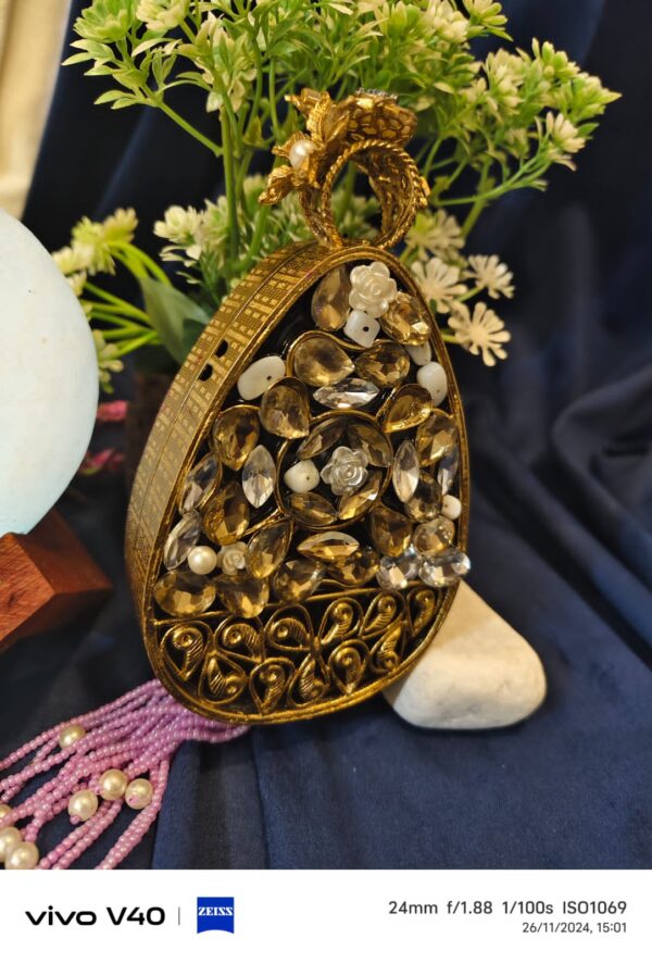 Resin hand made clutch - Image 2