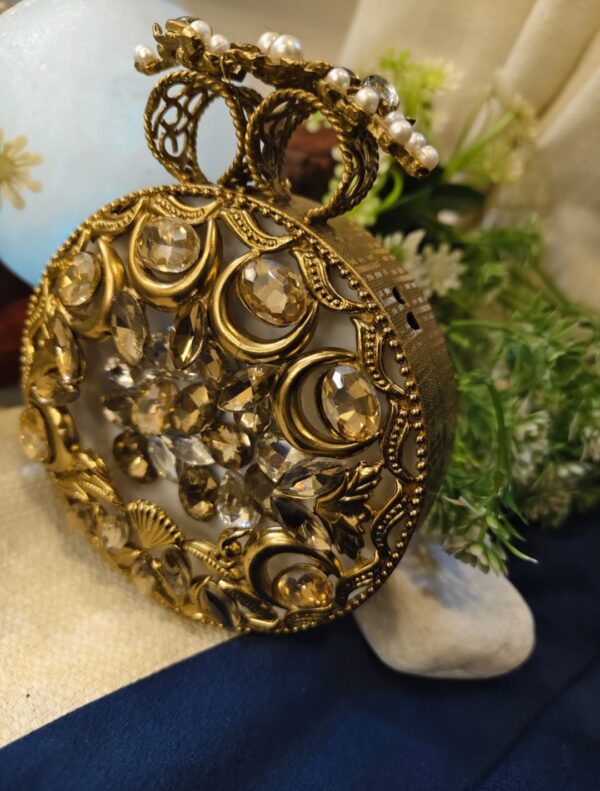 Handmade clutch round shap - Image 3