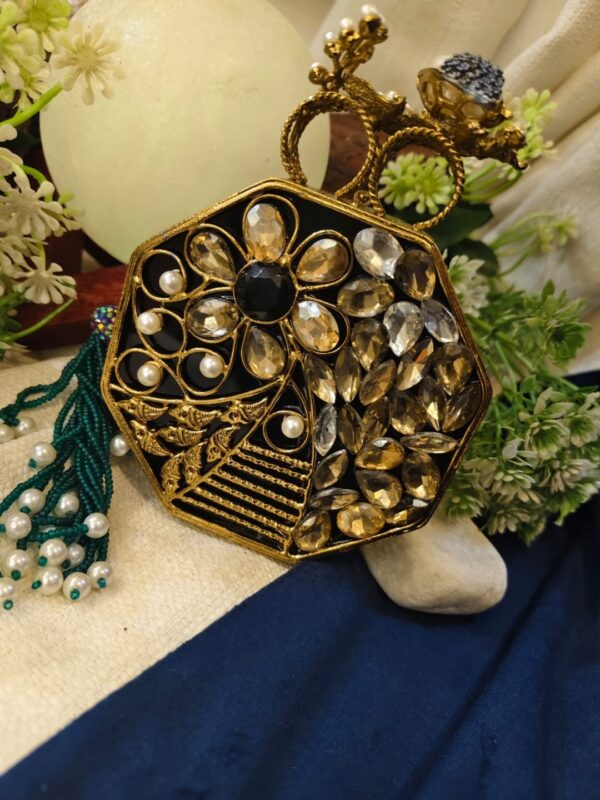 Resin handmade clutch - Image 3