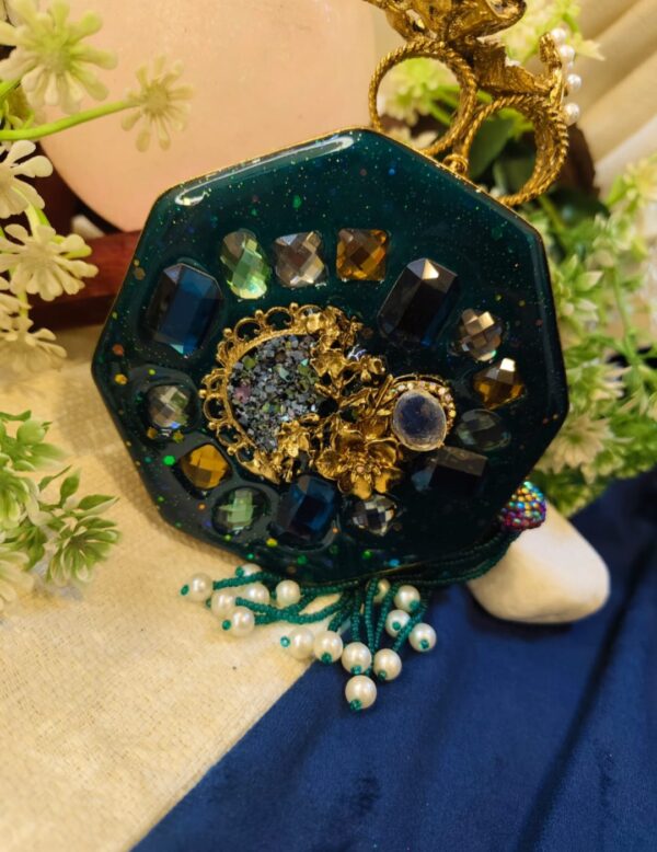 Resin handmade clutch