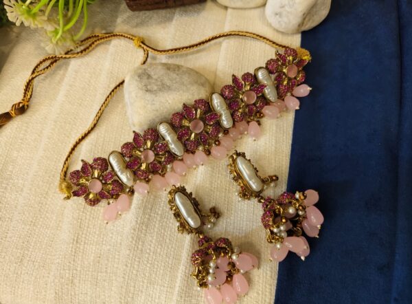 High quality mother pearl choker