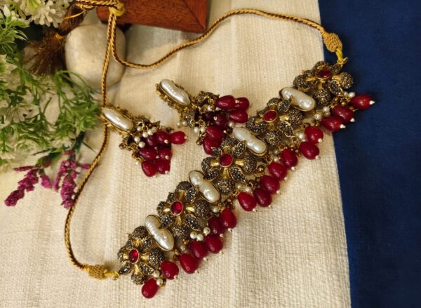High quality mother pearl choker