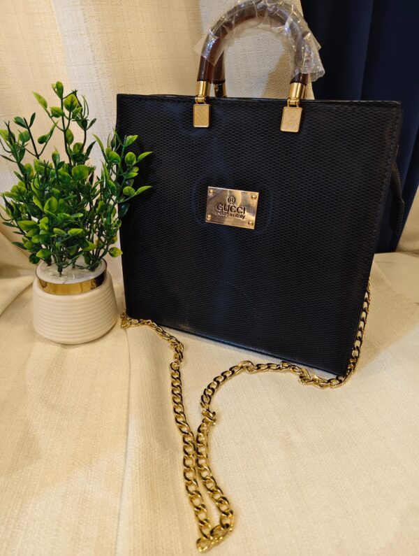Gucci premium quality medium size tote bag with single compartment