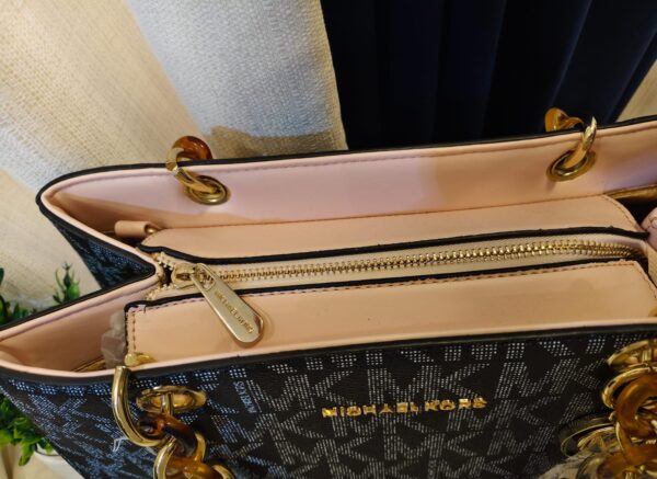 Mk high quality tote bag with single compartment - Image 2