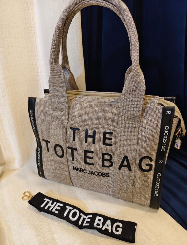 Premium quality tote bag with single compartment