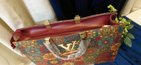 Lv big size tote bag  with tradition print - Image 2