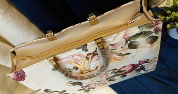 Lv big size tote bag with traditional print - Image 3