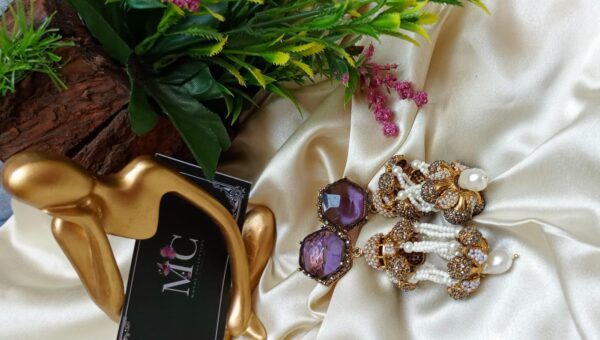 Big size stone jhumki