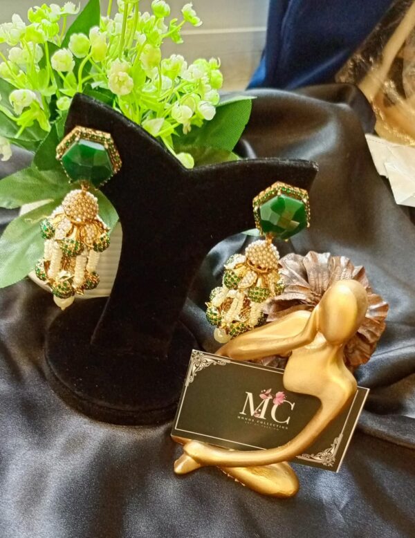 Big size stone jhumki
