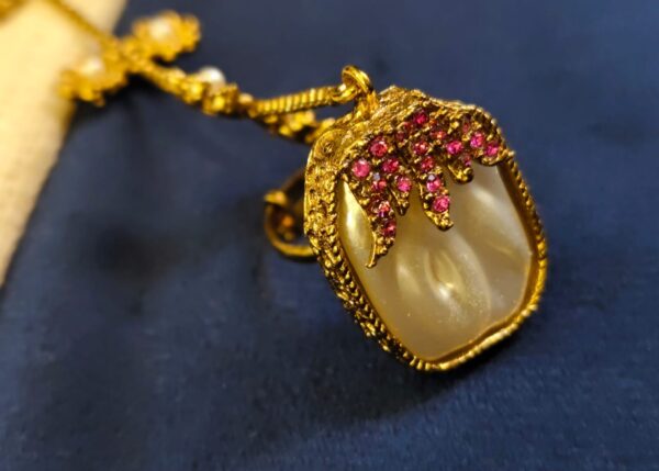 Introducing our exquisite up and down mother of pearl anja with hight quality zercone