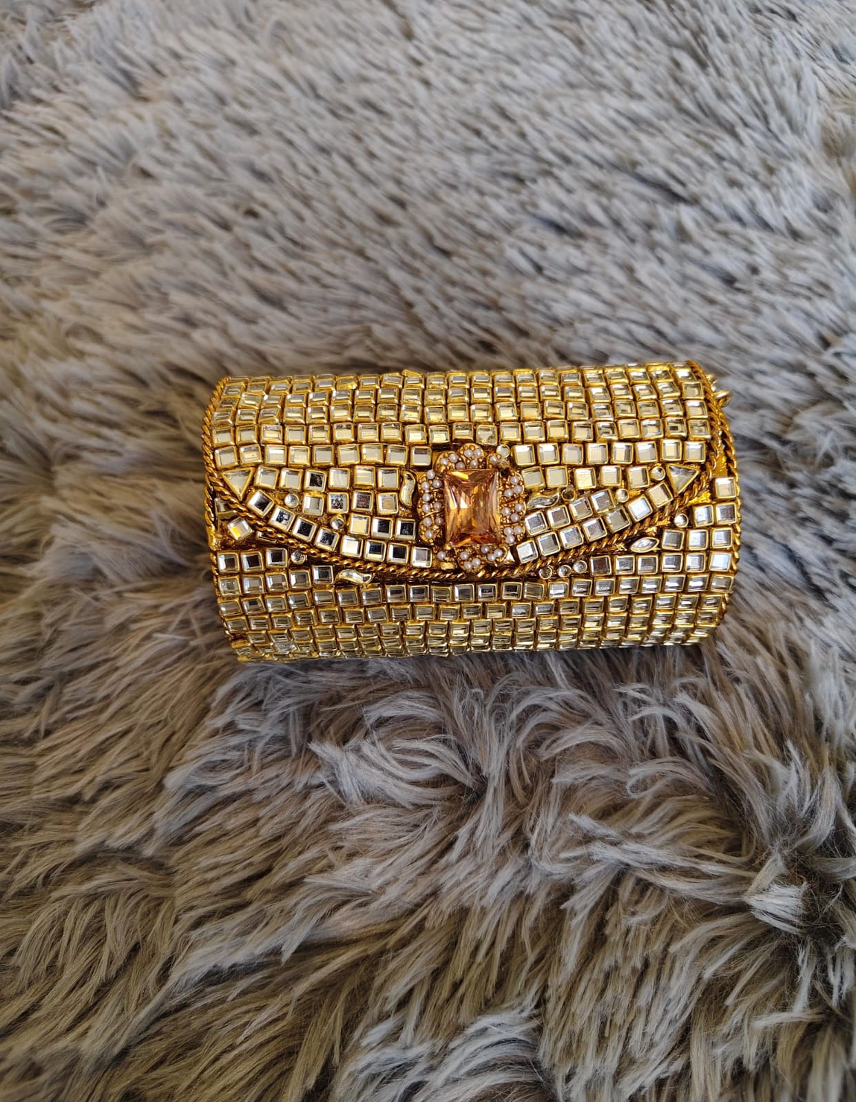 A breathtaking mini cylinder clutch - Image 2