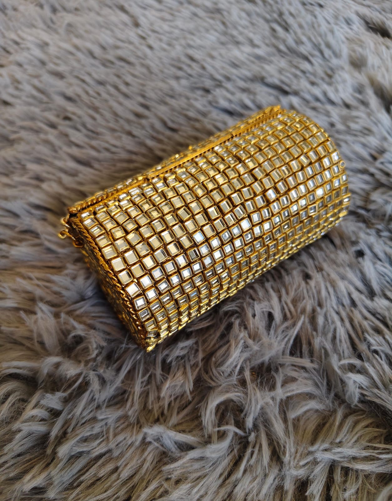 A breathtaking mini cylinder clutch - Image 5