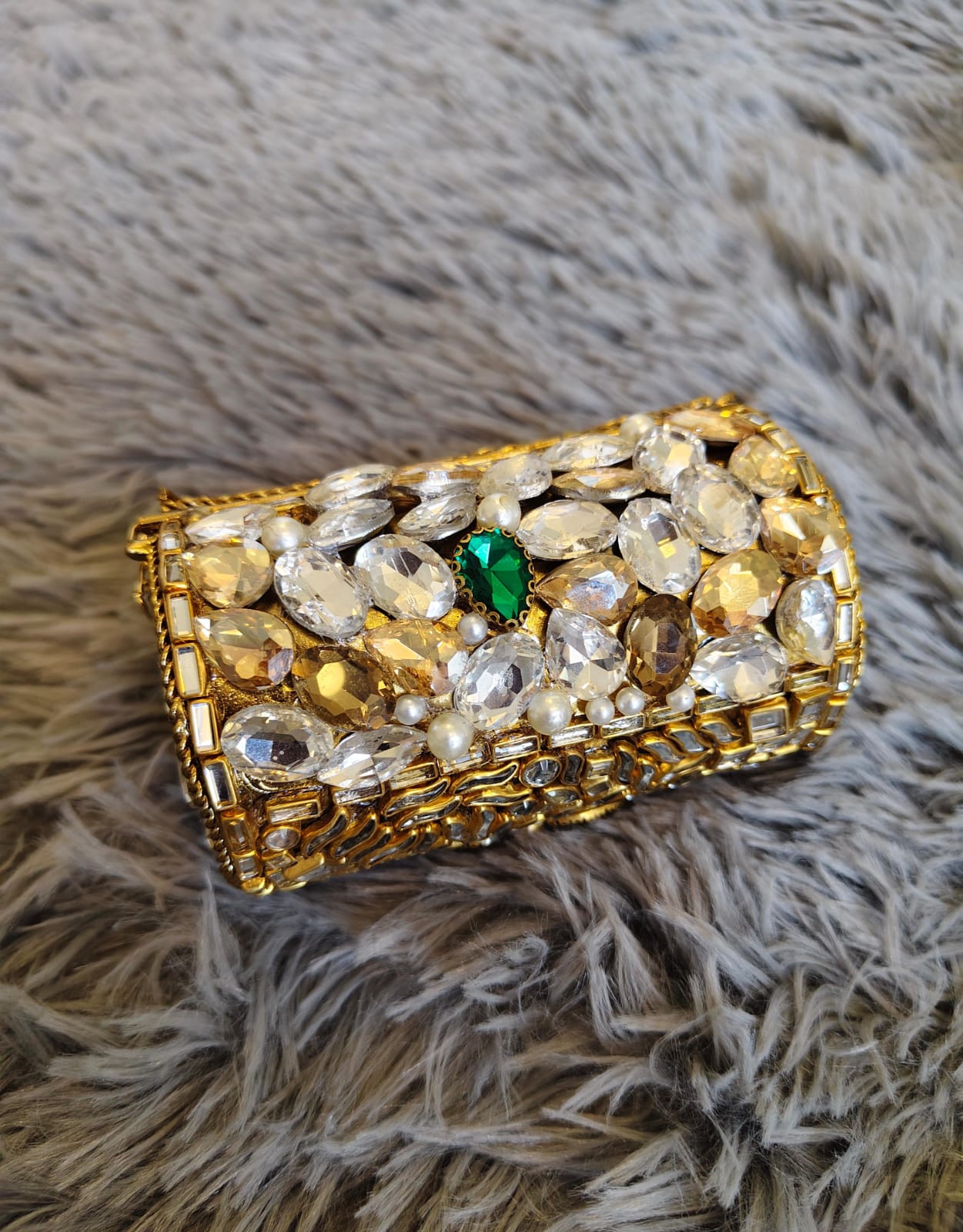 A breathtaking mini cylinder clutch - Image 4