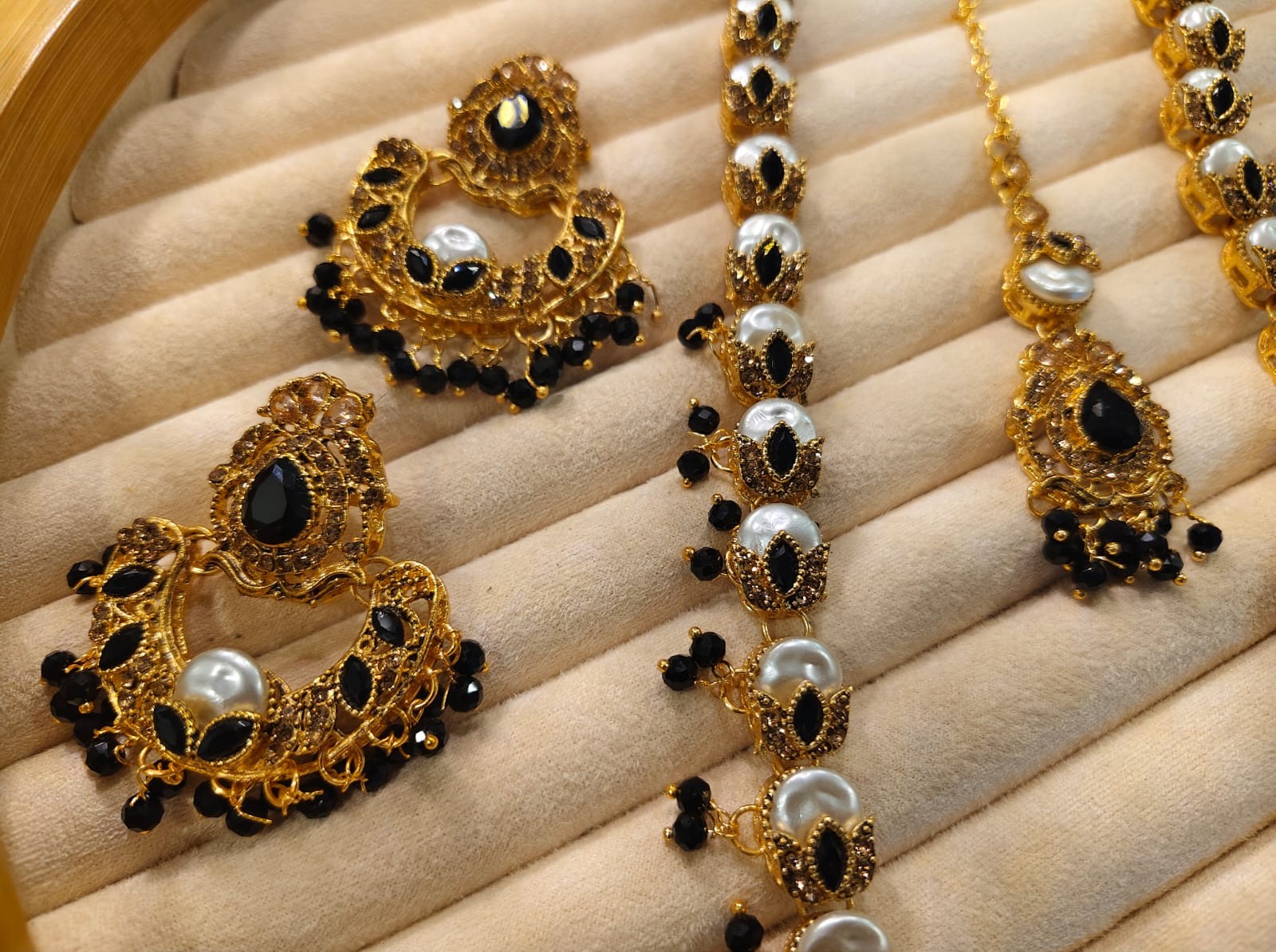 Rang-e-Shahi Mala - Image 8