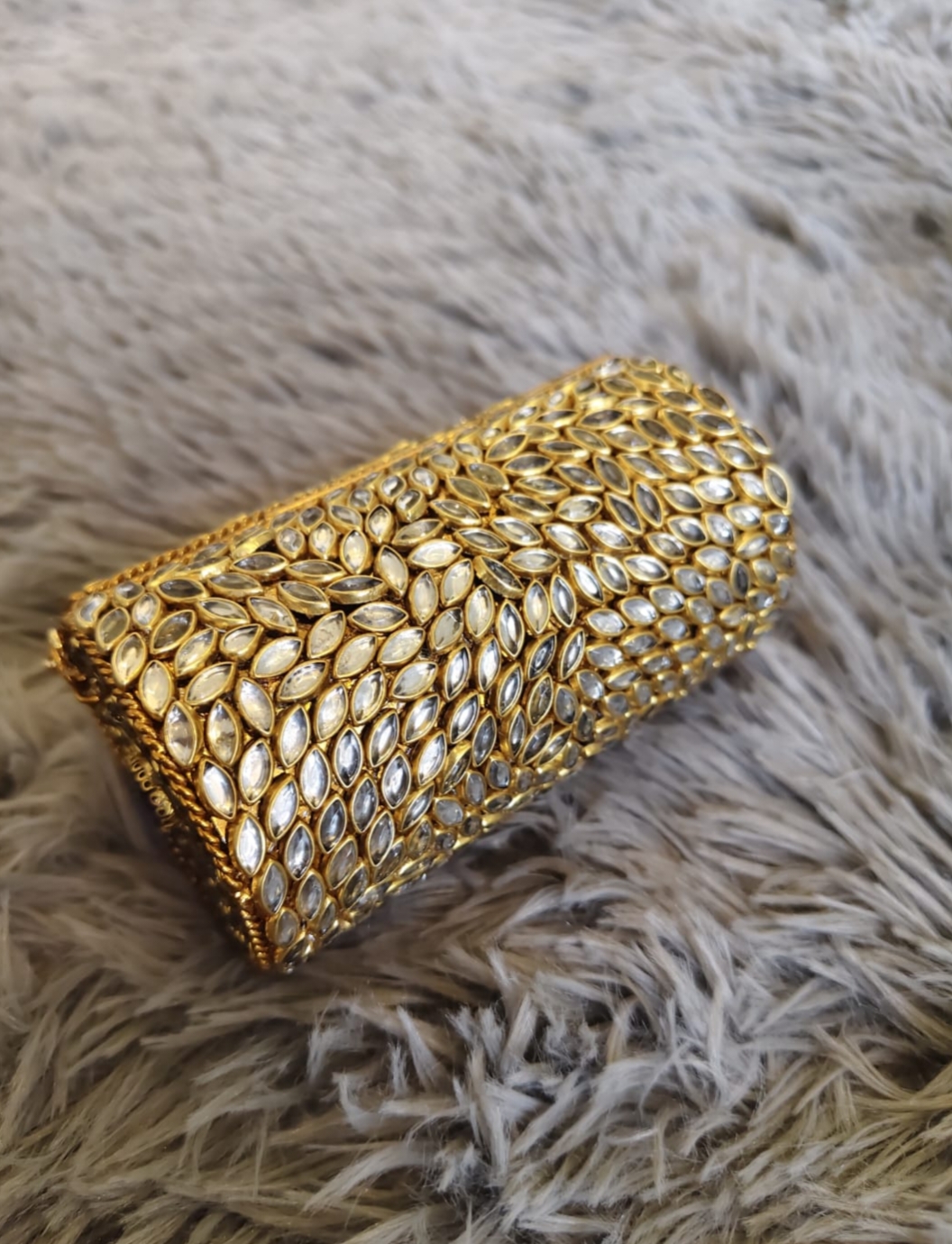 A breathtaking mini cylinder clutch - Image 10