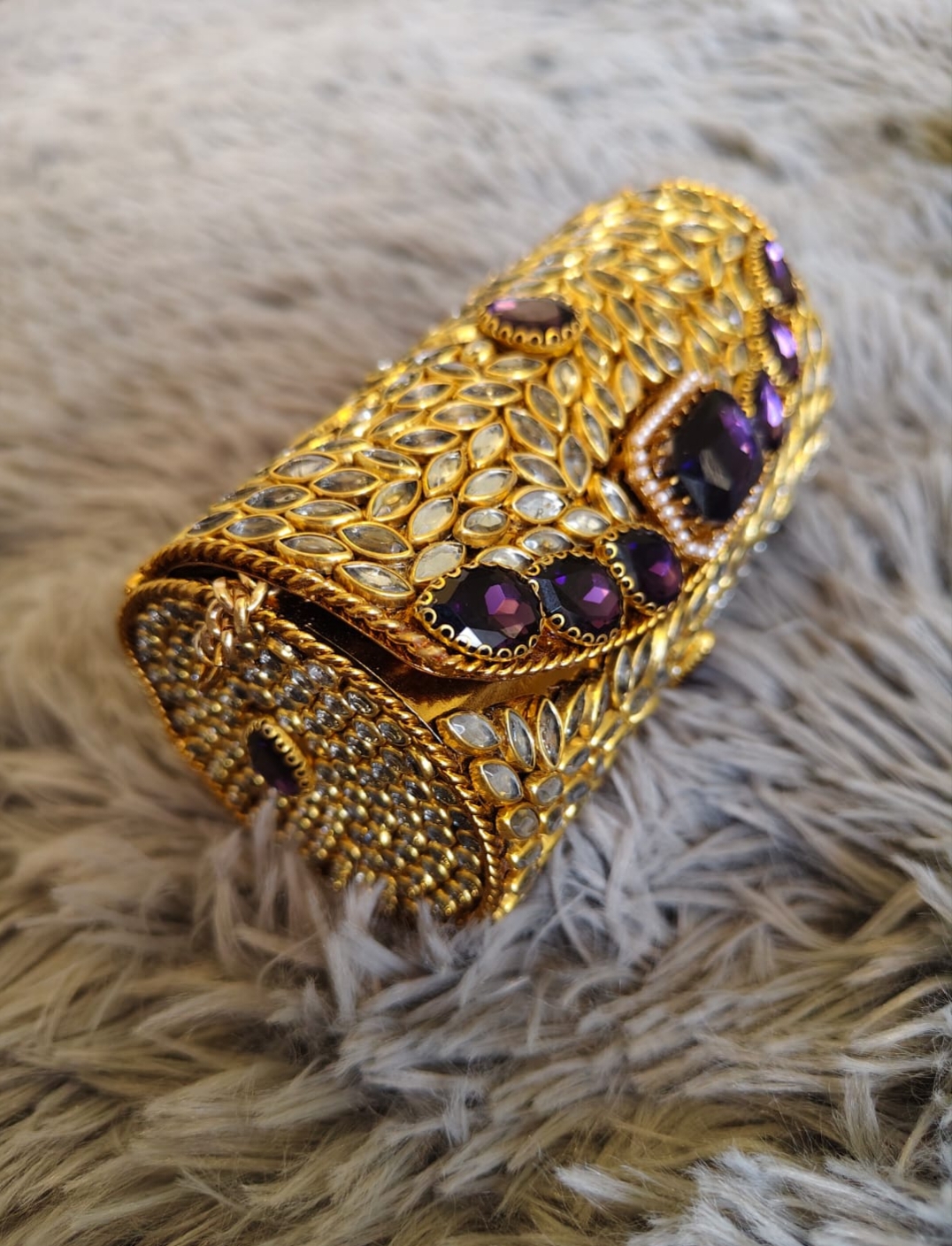 A breathtaking mini cylinder clutch - Image 9