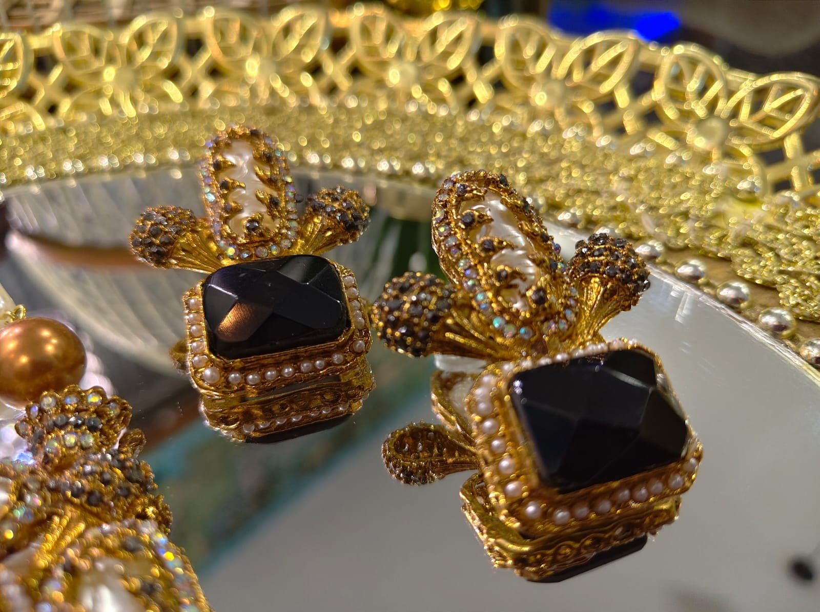 Rang-e-Bahar Mala - Image 3